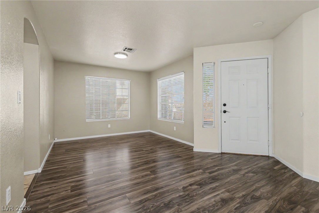 Photo 7 of 40, 8216 Hollister Avenue