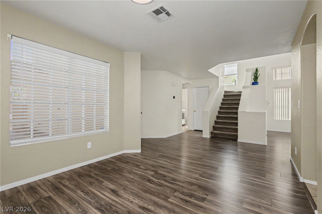 Photo 8 of 40, 8216 Hollister Avenue