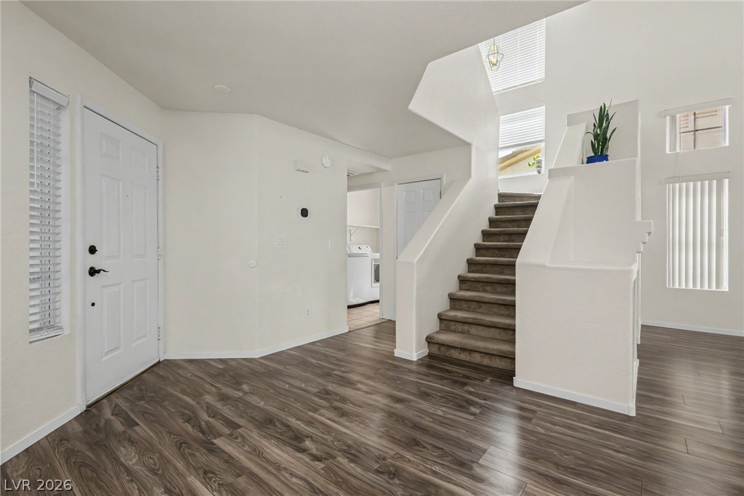 Photo 9 of 40, 8216 Hollister Avenue