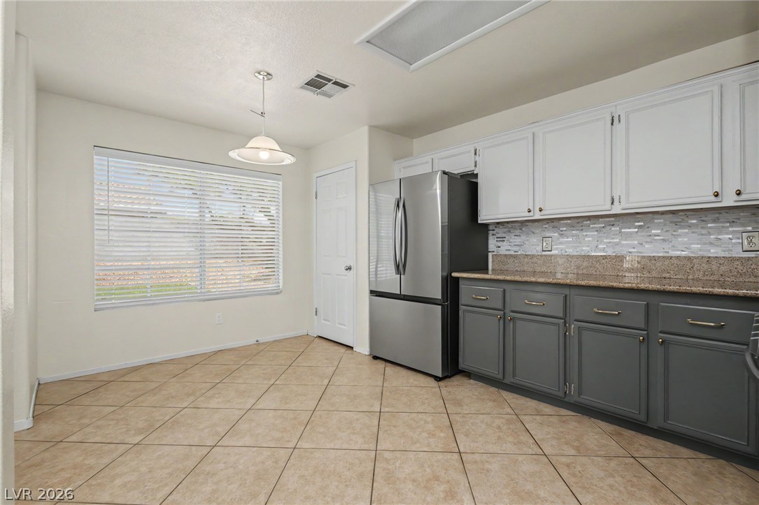 Photo 14 of 40, 8216 Hollister Avenue