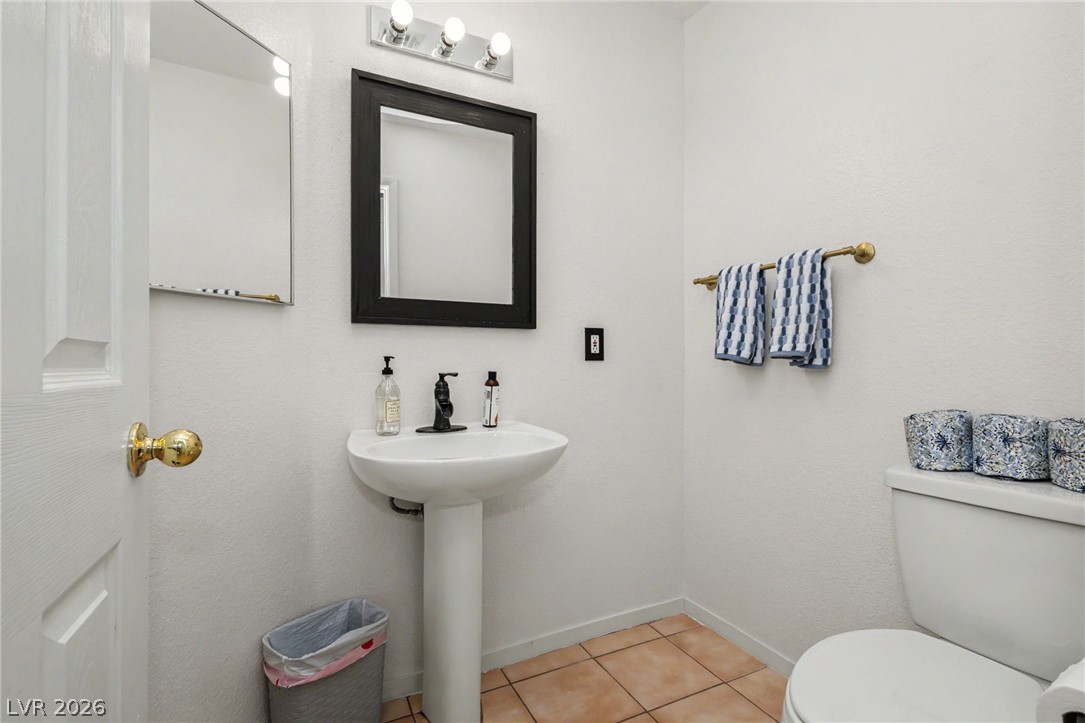 Photo 33 of 40, 8216 Hollister Avenue