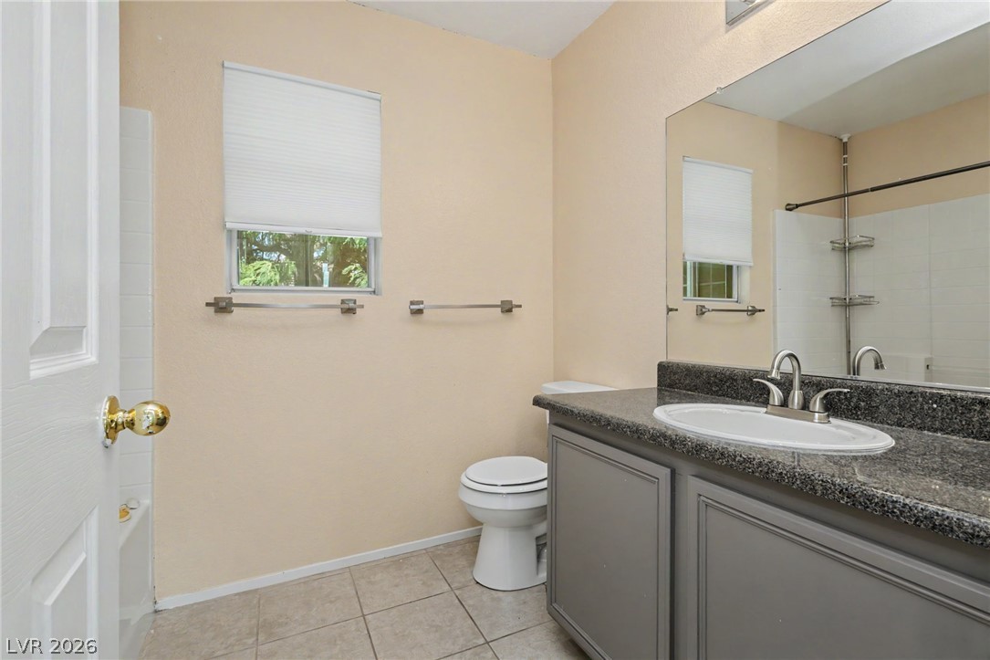 Photo 31 of 40, 8216 Hollister Avenue