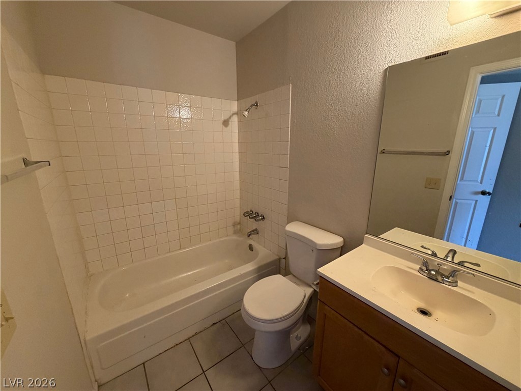 Photo 12 of 22, 3417 Civic Center #F