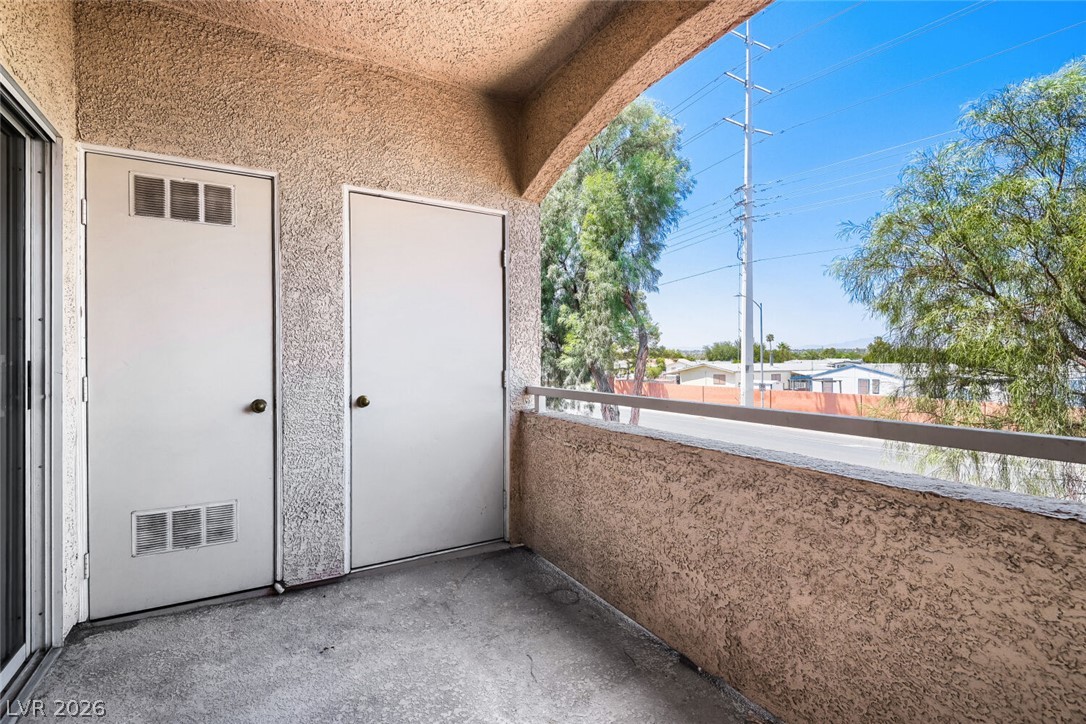 Photo 7 of 33, 3400 Cabana Drive #2127