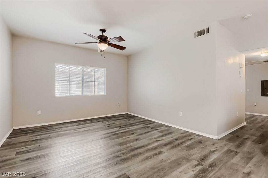 Photo 11 of 33, 3400 Cabana Drive #2127
