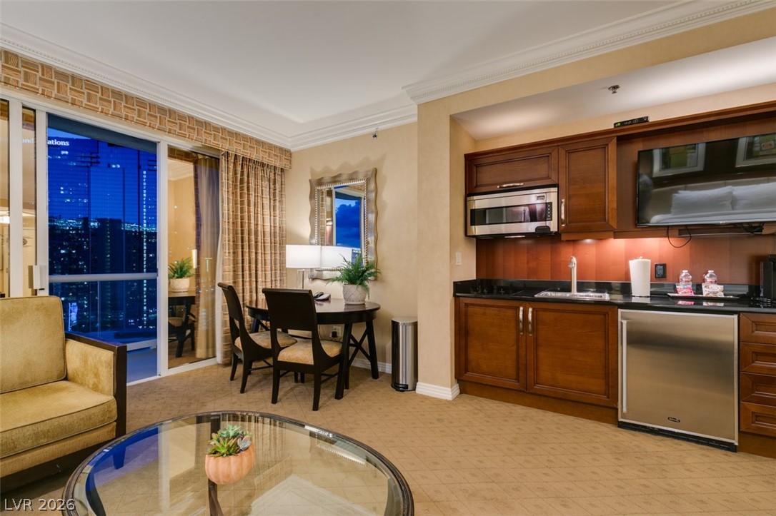 Photo 13 of 44, 145 E HARMON Avenue #2015