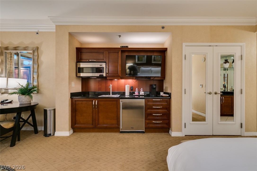 Photo 26 of 44, 145 E HARMON Avenue #2015