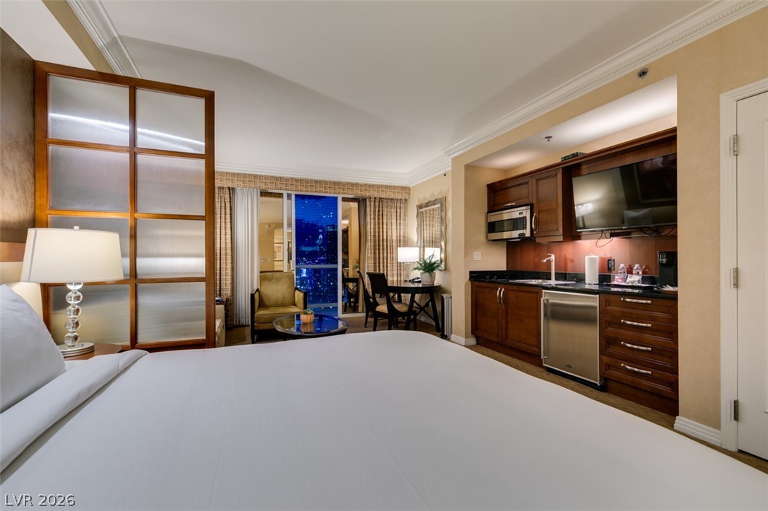 Photo 7 of 44, 145 E HARMON Avenue #2015