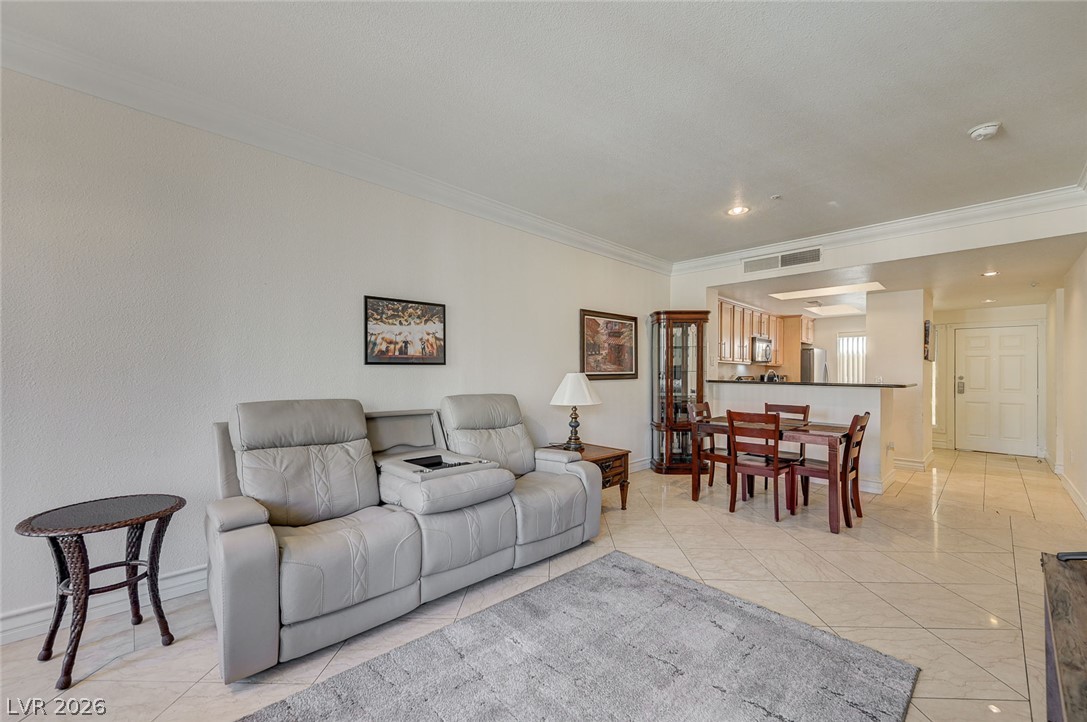 Photo 4 of 260 E Flamingo Road #304