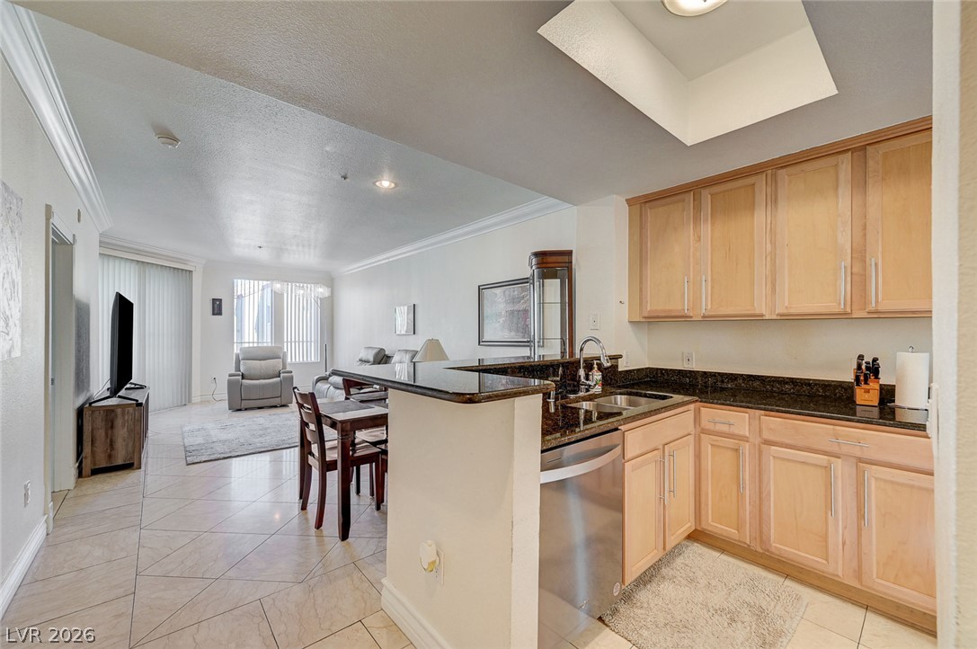 Photo 10 of 65, 260 E Flamingo Road #304