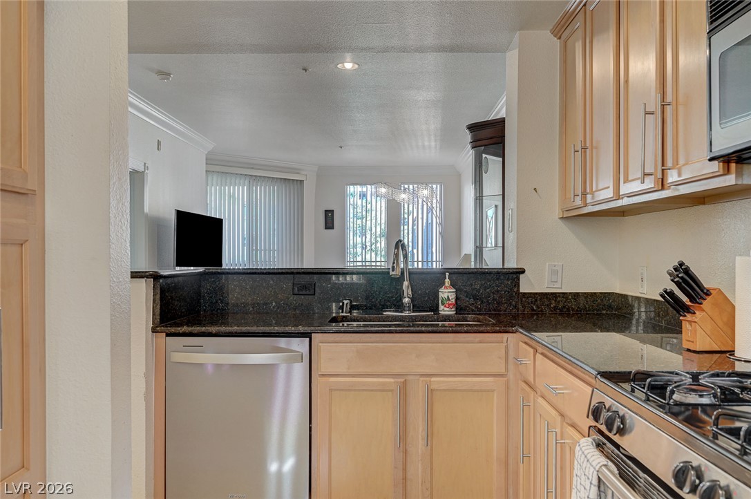 Photo 15 of 65, 260 E Flamingo Road #304