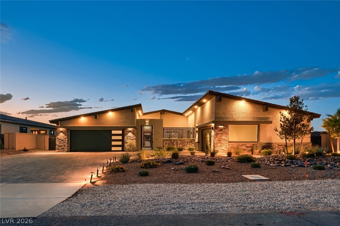 8310 W Camero Avenue, Las Vegas