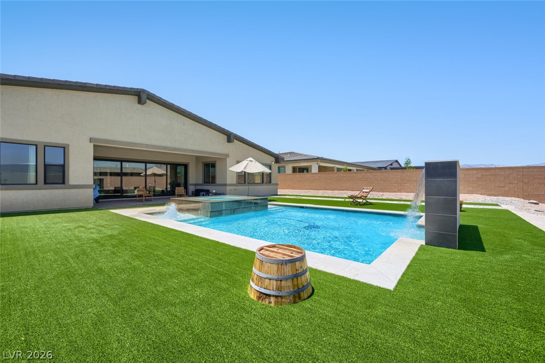 Photo 10 of 49, 8310 W Camero Avenue