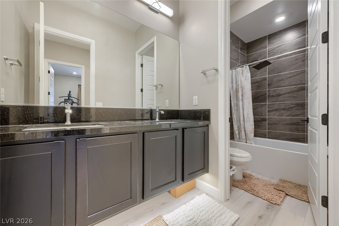 Photo 32 of 49, 8310 W Camero Avenue