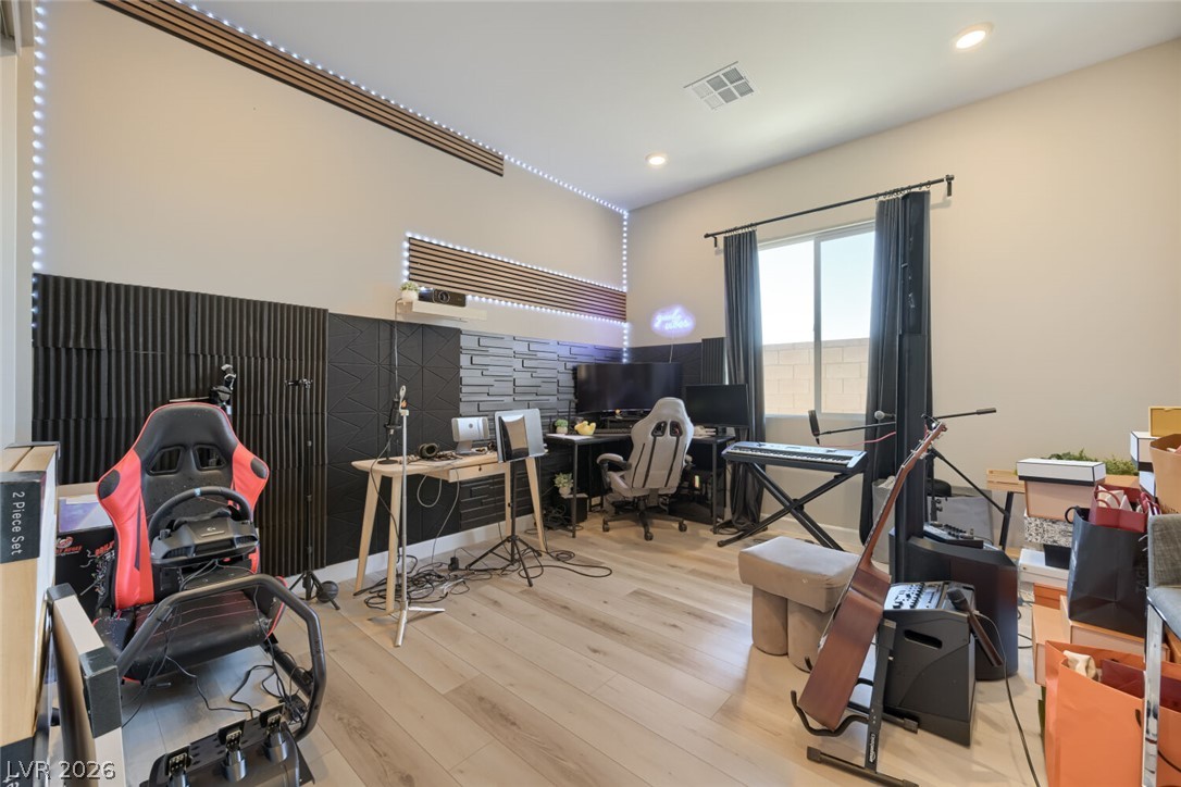 Photo 33 of 49, 8310 W Camero Avenue