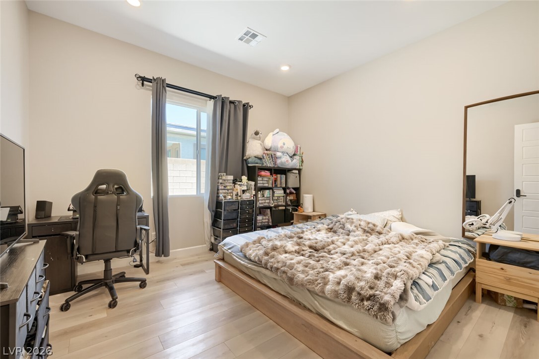 Photo 34 of 49, 8310 W Camero Avenue