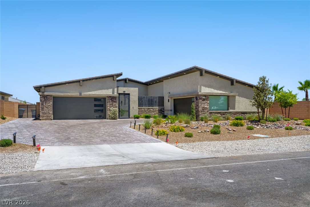 Photo 41 of 49, 8310 W Camero Avenue