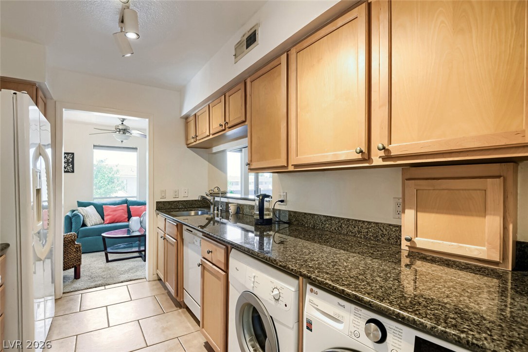 Photo 6 of 30, 2843 Geary Place #3108