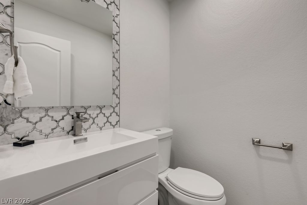 Photo 14 of 31, 1601 Vespertina Court