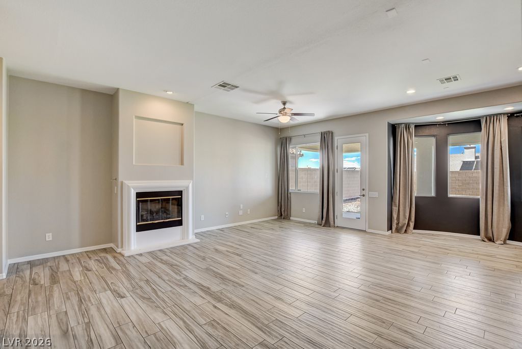 Photo 9 of 49, 2756 Leys Burnett Avenue