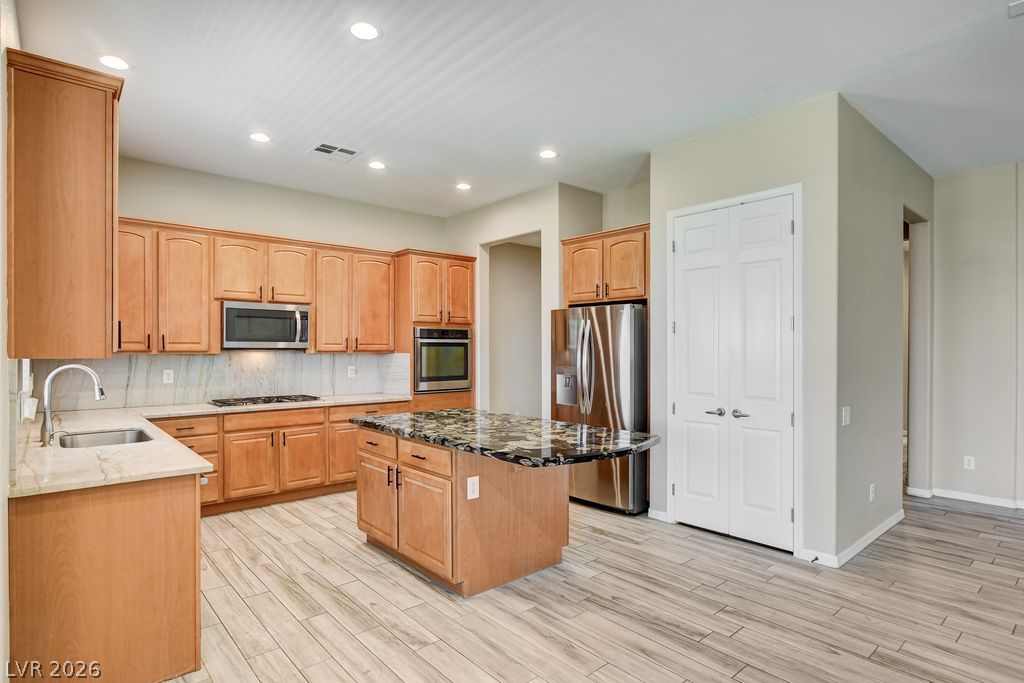 Photo 15 of 49, 2756 Leys Burnett Avenue