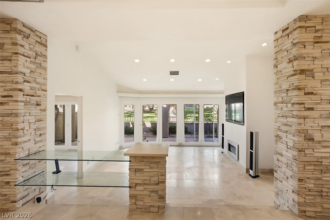 Photo 4 of 7146 Mission Hills Drive