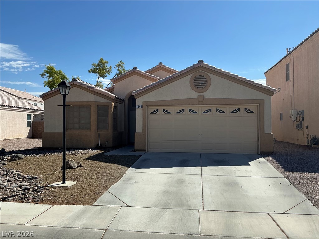 7642 Plunging Falls Drive, Las Vegas 89131