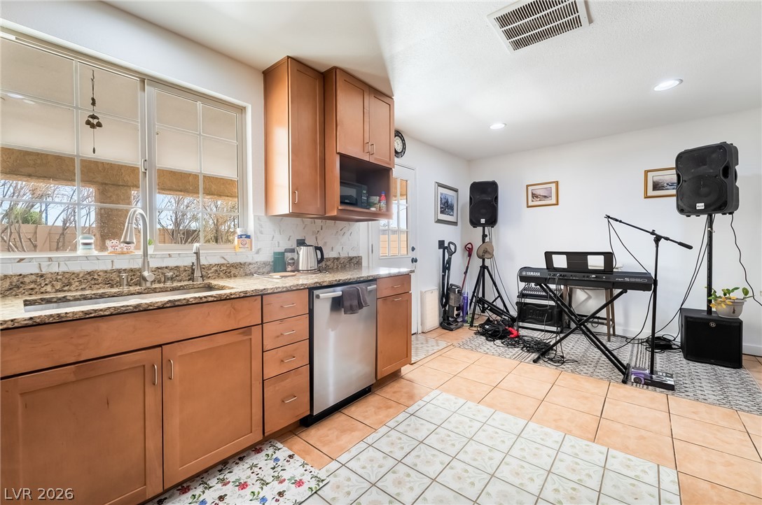 Photo 16 of 32, 5034 Rappahanock Street