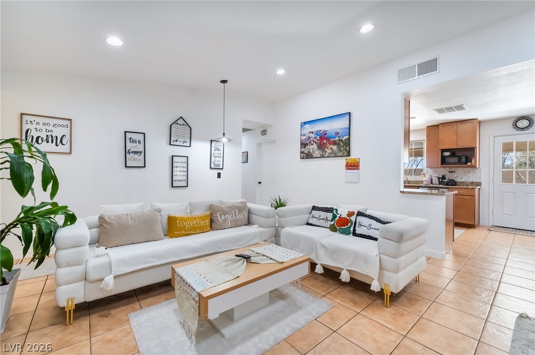 Photo 8 of 32, 5034 Rappahanock Street