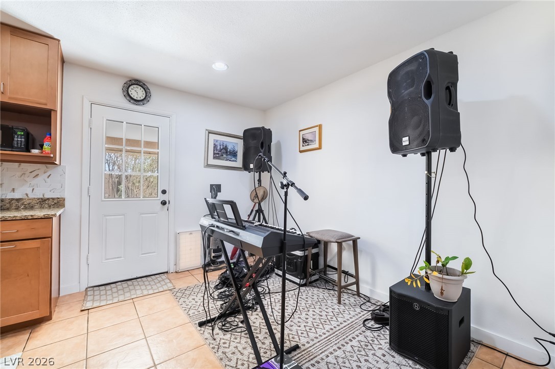 Photo 11 of 32, 5034 Rappahanock Street