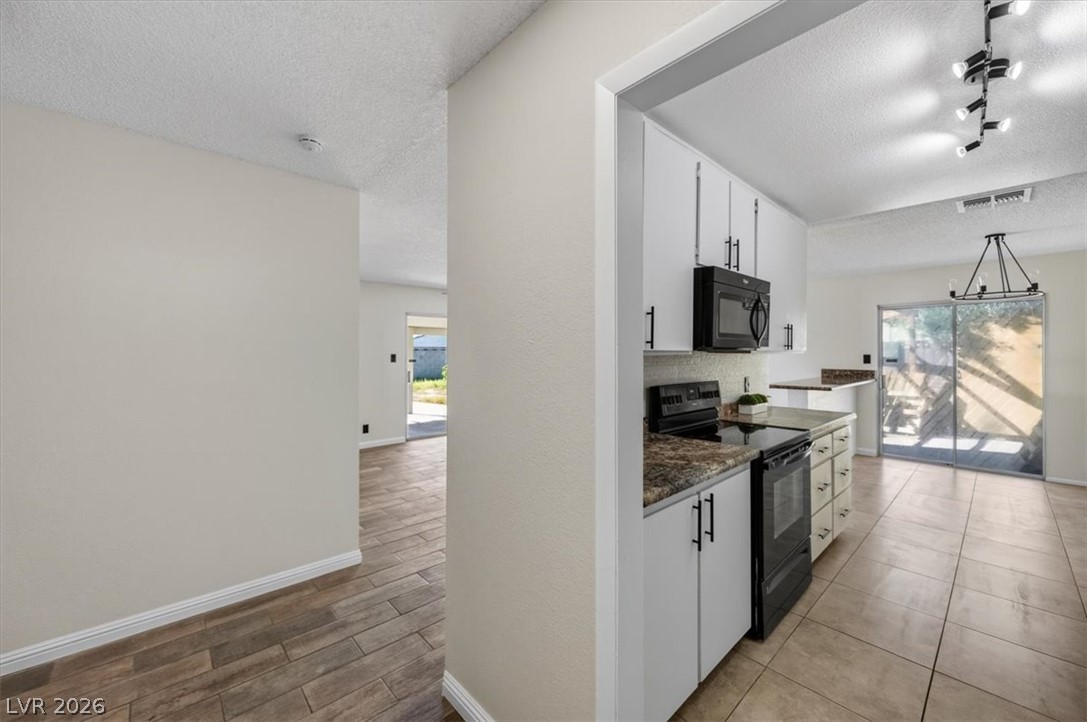 Photo 5 of 4181 Royalhill Avenue