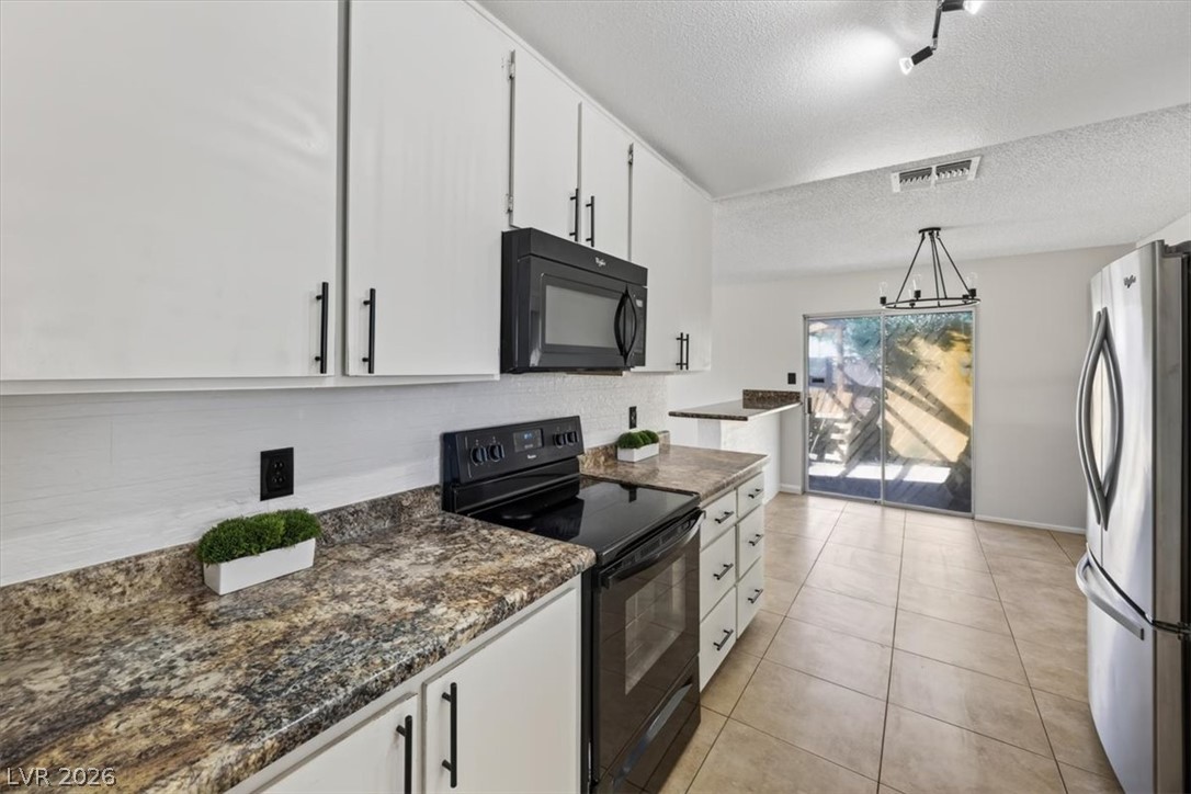 Photo 8 of 34, 4181 Royalhill Avenue