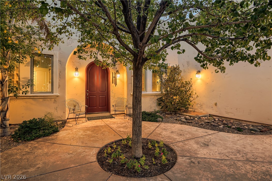 Photo 4 of 3910 W Pebble Road