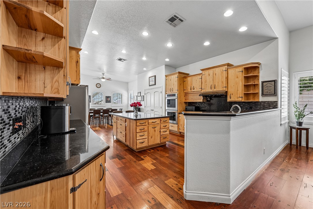 Photo 10 of 91, 3910 W Pebble Road