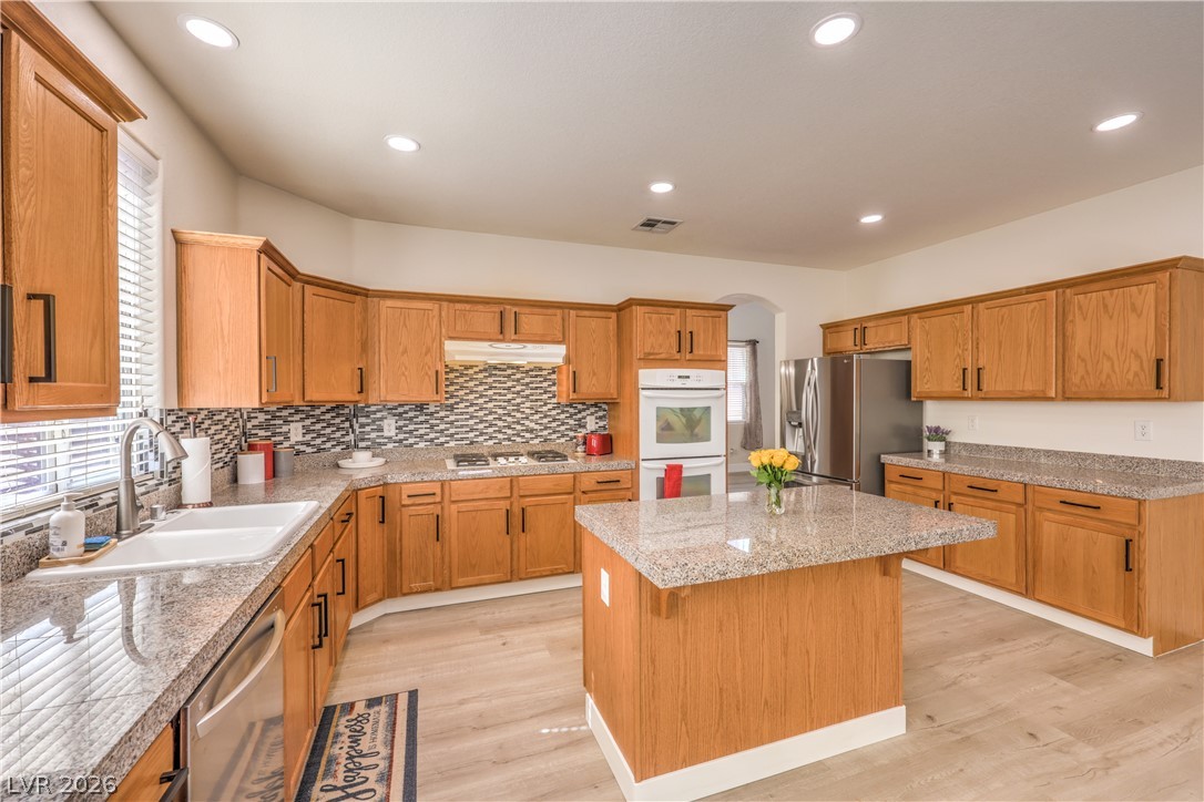 Photo 13 of 39, 11462 Bargetto Court