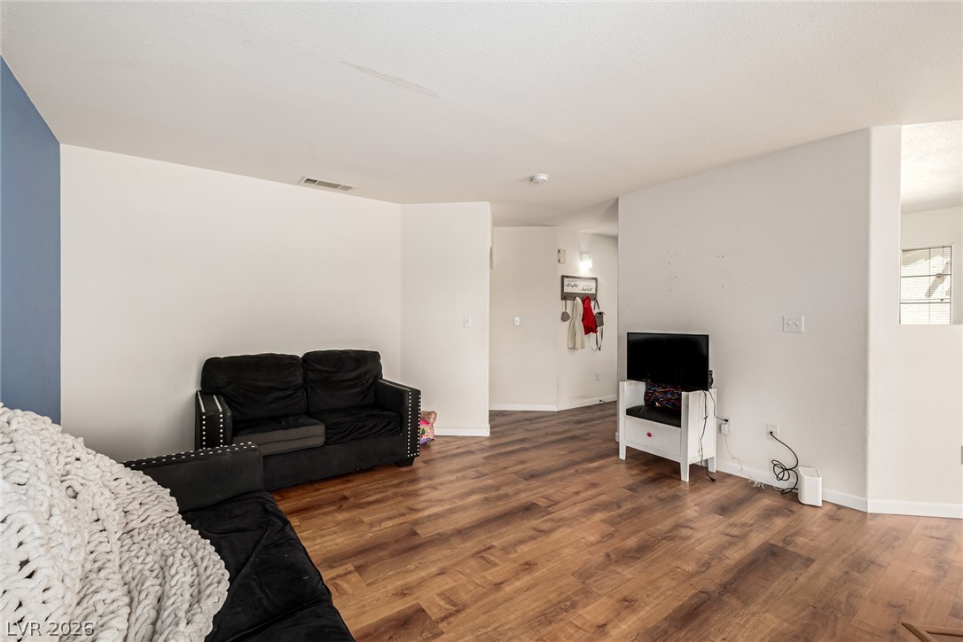 Photo 6 of 29, 698 S Racetrack Road #124