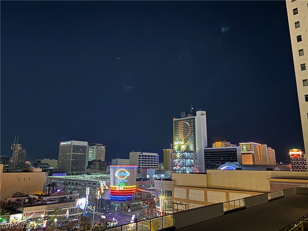 Photo 42 of 46, 150 Las Vegas Boulevard #914