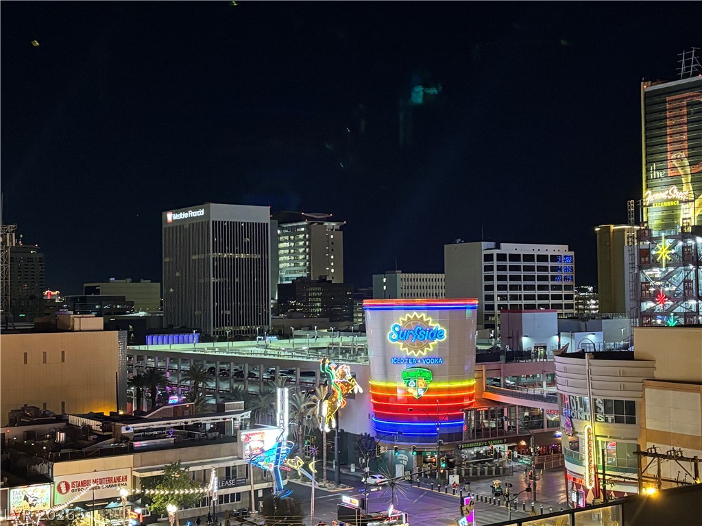 Photo 44 of 46, 150 Las Vegas Boulevard #914