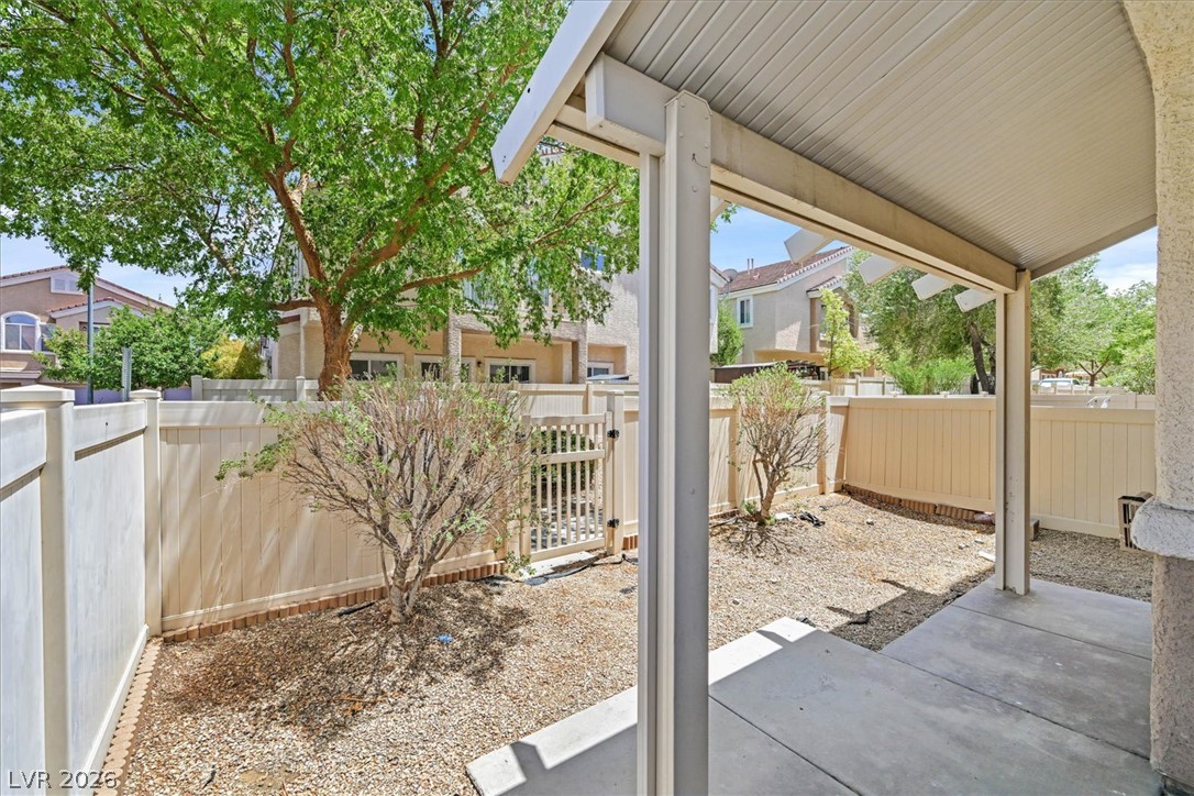 Photo 21 of 25, 92 Stock Option Street #3