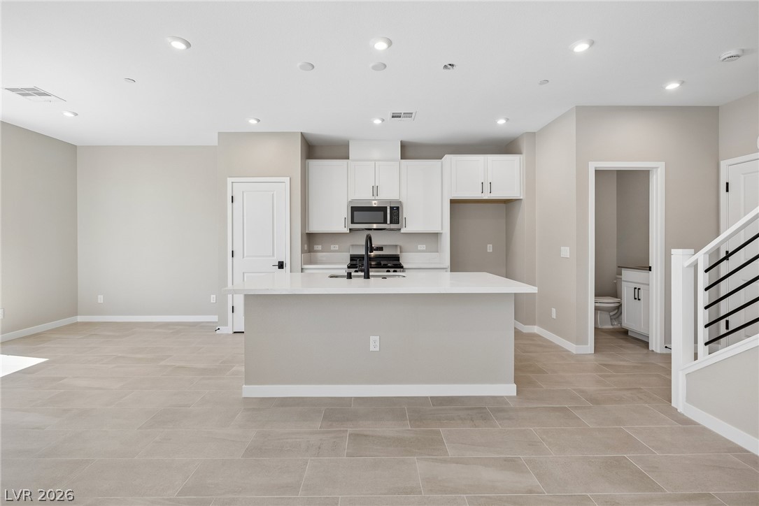 Photo 6 of 19, 9227 Salas Street