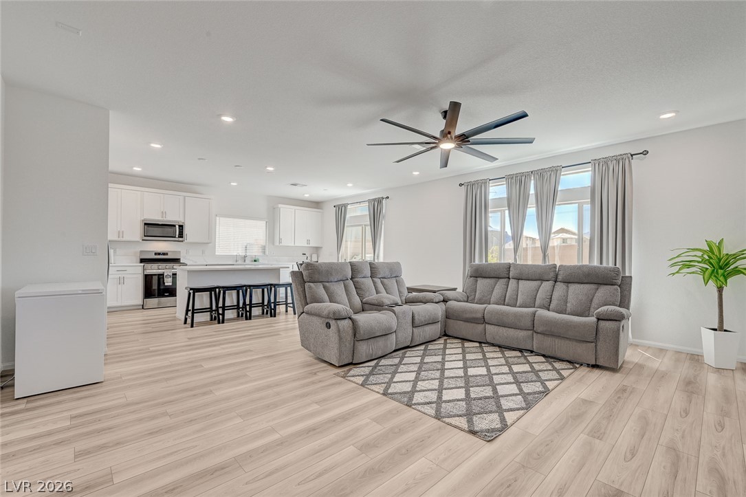 10229 Bloom Quick Court, Las Vegas 89141