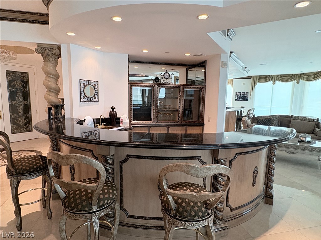 Photo 11 of 53, 2857 Paradise Road #PH2904