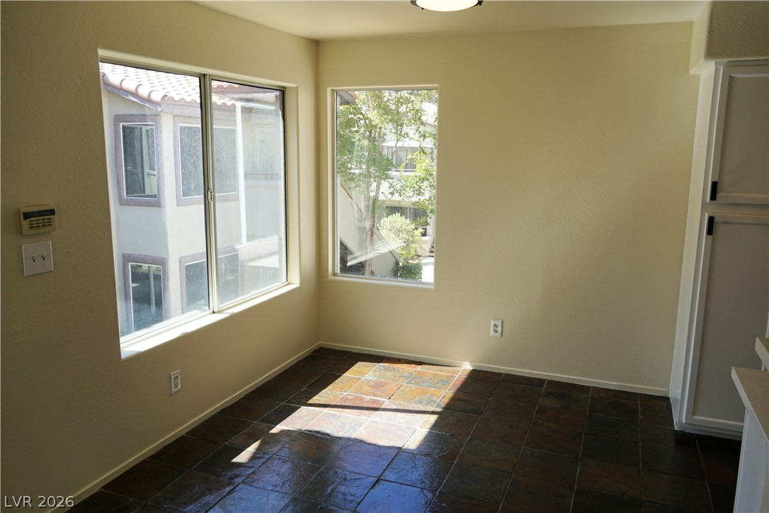 Photo 8 of 44, 4955 Lindell Road #204