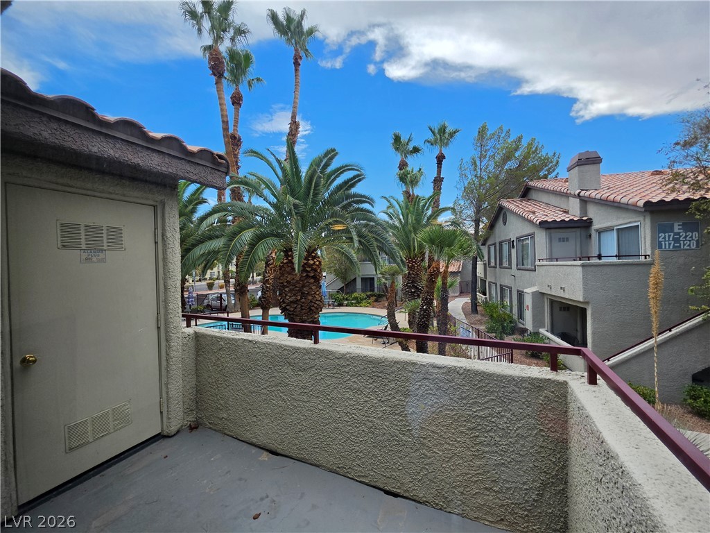 Photo 15 of 44, 4955 Lindell Road #204