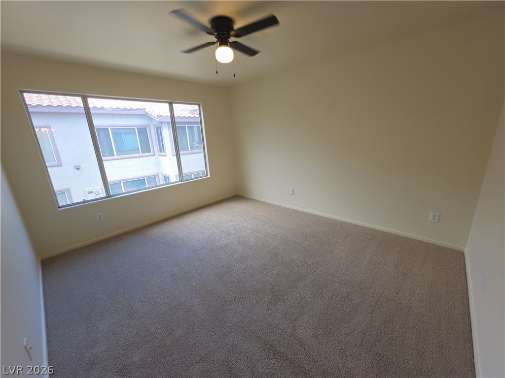 Photo 32 of 44, 4955 Lindell Road #204