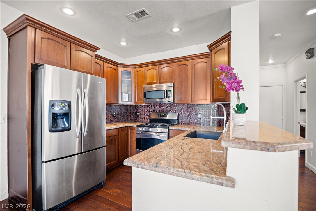 Photo 8 of 42, 251 S Green Valley Parkway #2211