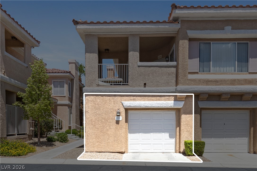 Photo 31 of 42, 251 S Green Valley Parkway #2211