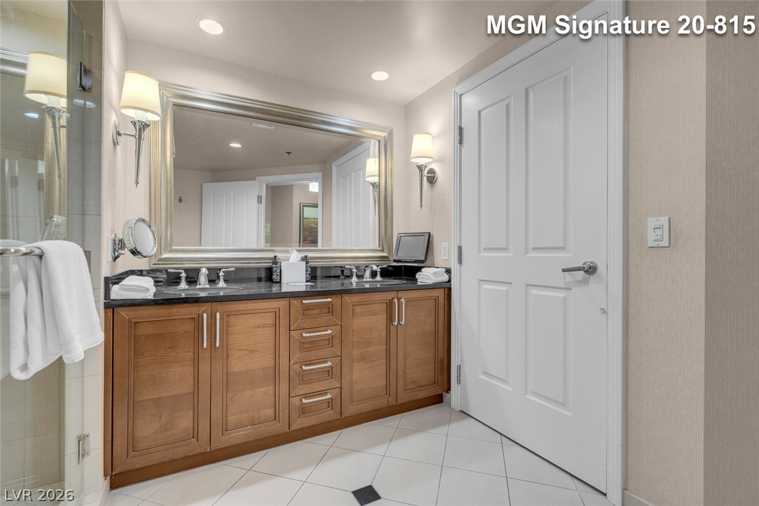 Photo 33 of 63, 125 E Harmon Avenue #2015
