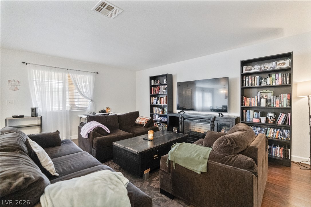 Photo 9 of 25, 8410 Eldora Avenue #2011