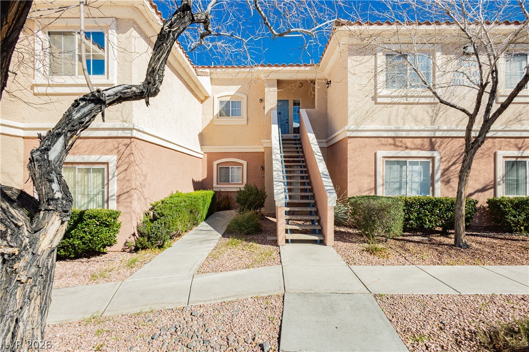 Photo 10 of 32, 424 Pine Haven Street #203